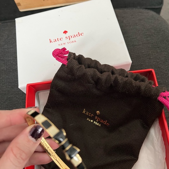 Kate Spade black and gold bow bracelet. - Picture 3 of 4